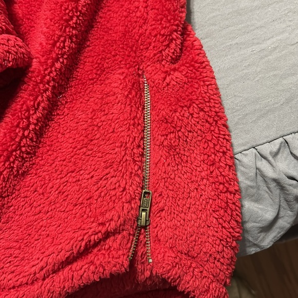 Lauren James Collegiate red fleece pullover - Picture 6 of 9